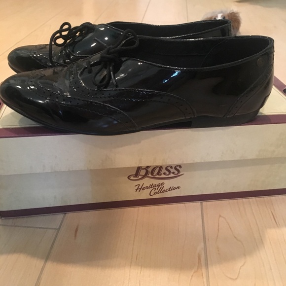 Patent leather flats - Picture 3 of 5